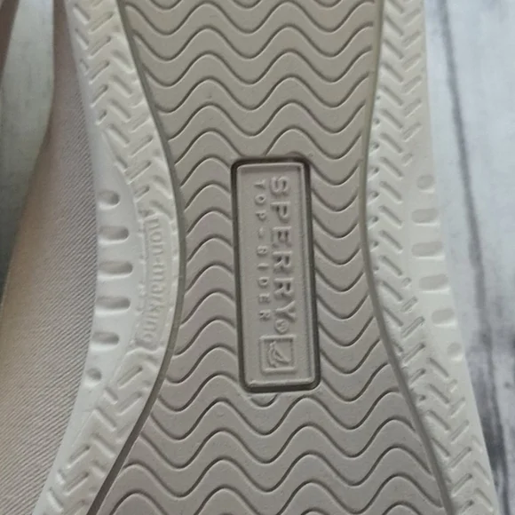 Sperry Lightweight Top-Sider - Picture 8 of 10
